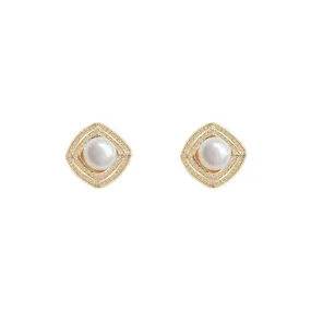 Geometry Pearl Stud