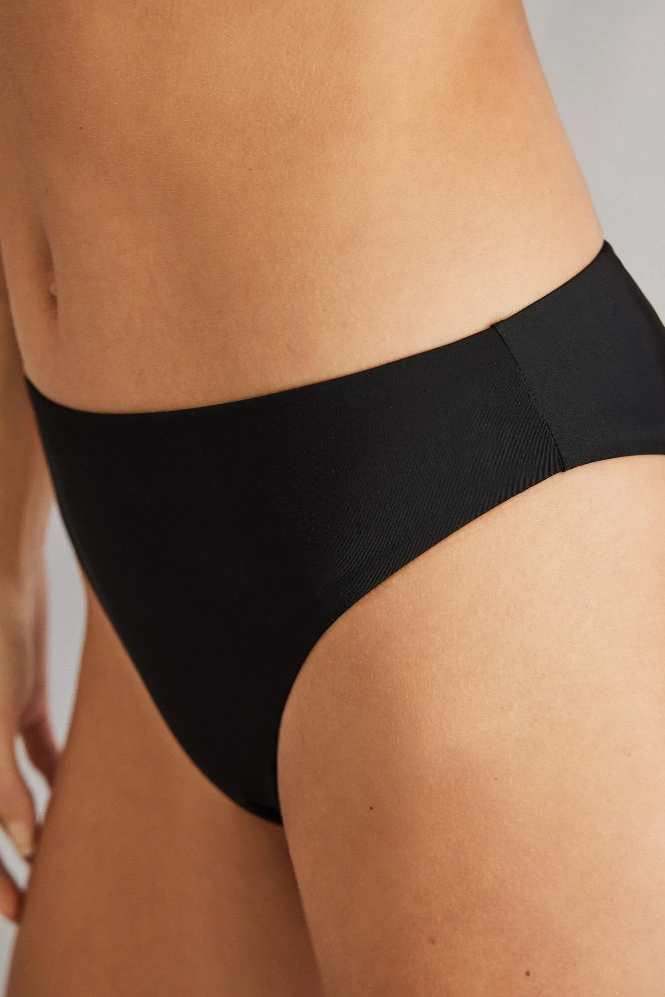 High Bikini Bottoms - Black