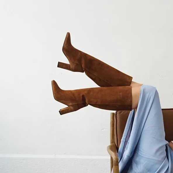 High boots with square heel in brown suede